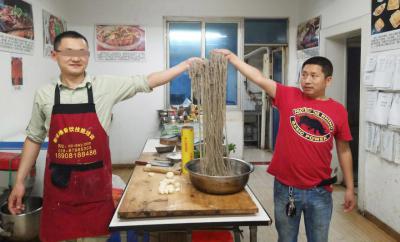 亚洲午夜成人电影打的手工肥肠粉