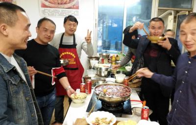 川味火锅午夜无码免费视频