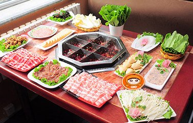 火锅味道怎样，汤底和蘸料各占一半的因素，这些蘸料你都吃过？