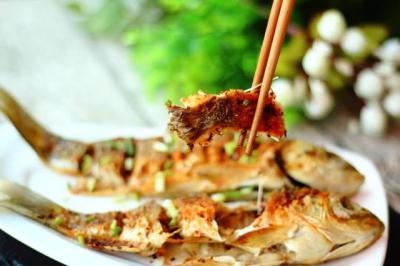 好吃到停不下筷子的香酥烤鱼，做法简单，少油少盐，吃起来更健康