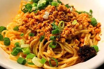 陕西面食好吃的诀窍在这，油泼辣子做的好，面食咋做都好吃！