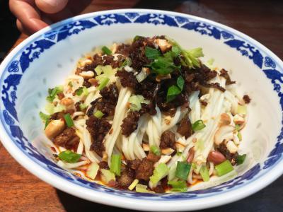 四川正宗杂酱面午夜无码免费视频班哪里有?一对一教学