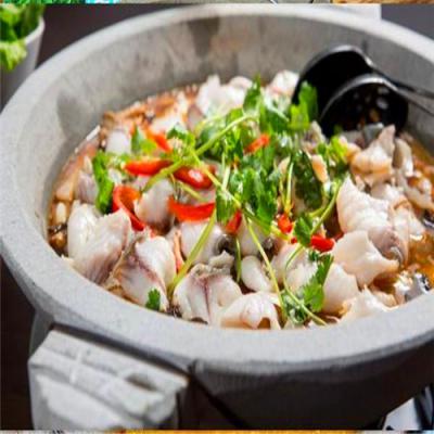 四川石锅鱼技术做法哪里正宗？调味的锅底配料技巧