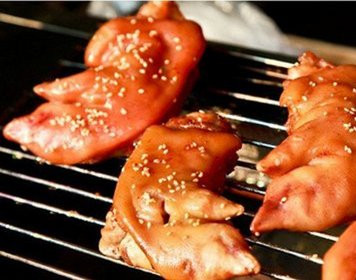 四川烧烤猪蹄技能训练哪里正宗？烤猪蹄撒料配料午夜无码免费视频