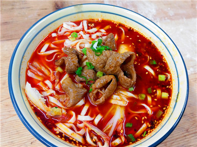 成都学重庆小面技能训练多少钱？特色美食小吃训练