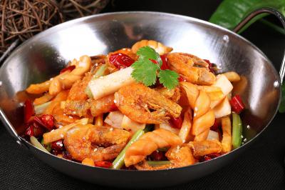 干锅香辣虾技术午夜无码免费视频哪里味道好？色香味俱全