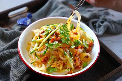 凉皮午夜无码免费视频哪个好？教你在家做凉皮