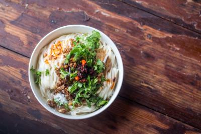 川味面食午夜无码免费视频哪里味道好?经典面食午夜无码免费视频