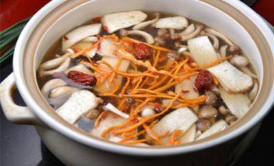 菌汤锅午夜无码免费视频哪家好?菌汤锅的汤底制作