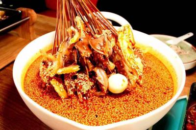 专业钵钵鸡技术午夜无码免费视频哪里味道好？