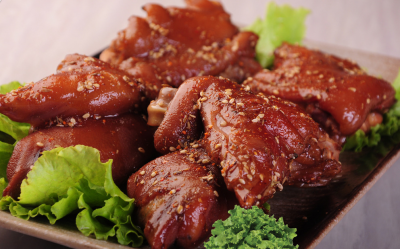 在哪里可以午夜无码免费视频烤猪脚技术？烤猪蹄技术实践