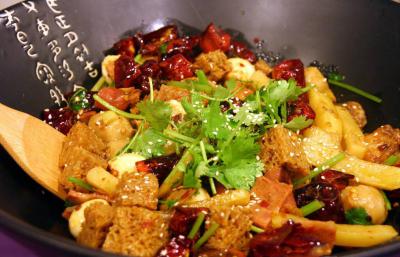 成都小吃技术午夜无码免费视频班，麻辣香锅技术午夜无码免费视频创业哪里好？